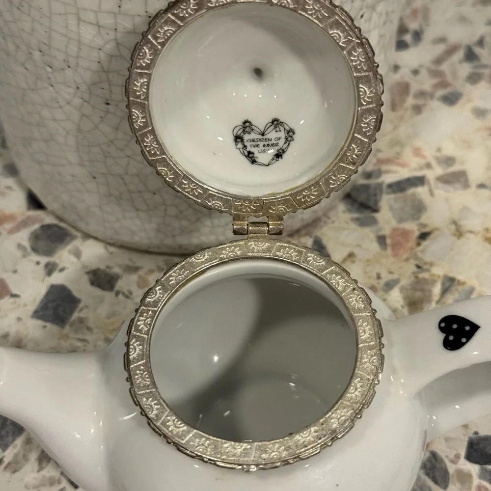 Children of the Inner Light Ceramic White ‘Sisters’ Teapot with Hinged Lid